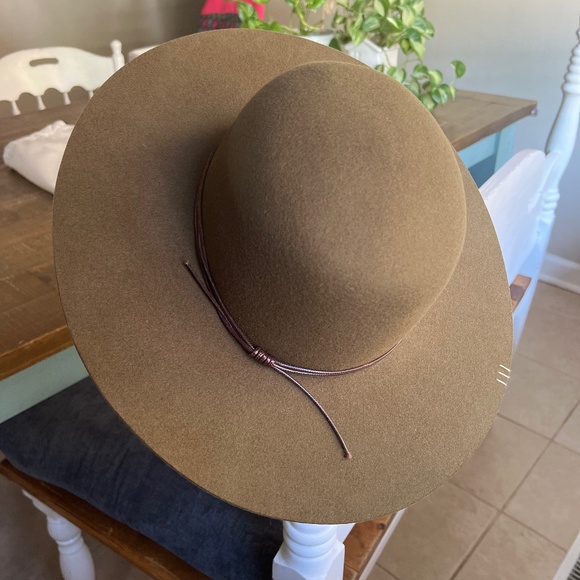 Gigi pip hat
